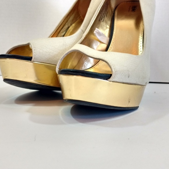 White & Gold Mossimo Heels Size 10 - Picture 3 of 5
